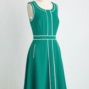 Women’s ModCloth dress, size medium, never worn